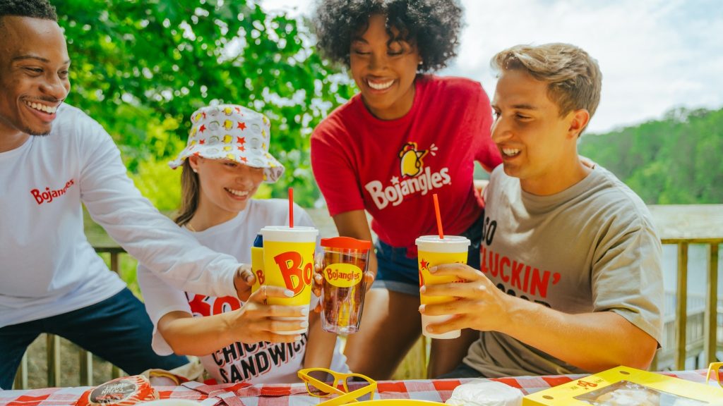 Maximizing Sales, Labor, and Workflow with Off-Premise Dining: A Game-Changer for Franchisees 2 Maximizing Sales, Labor, and Workflow with Off-Premise Dining: A Game-Changer for Franchisees Bojangles