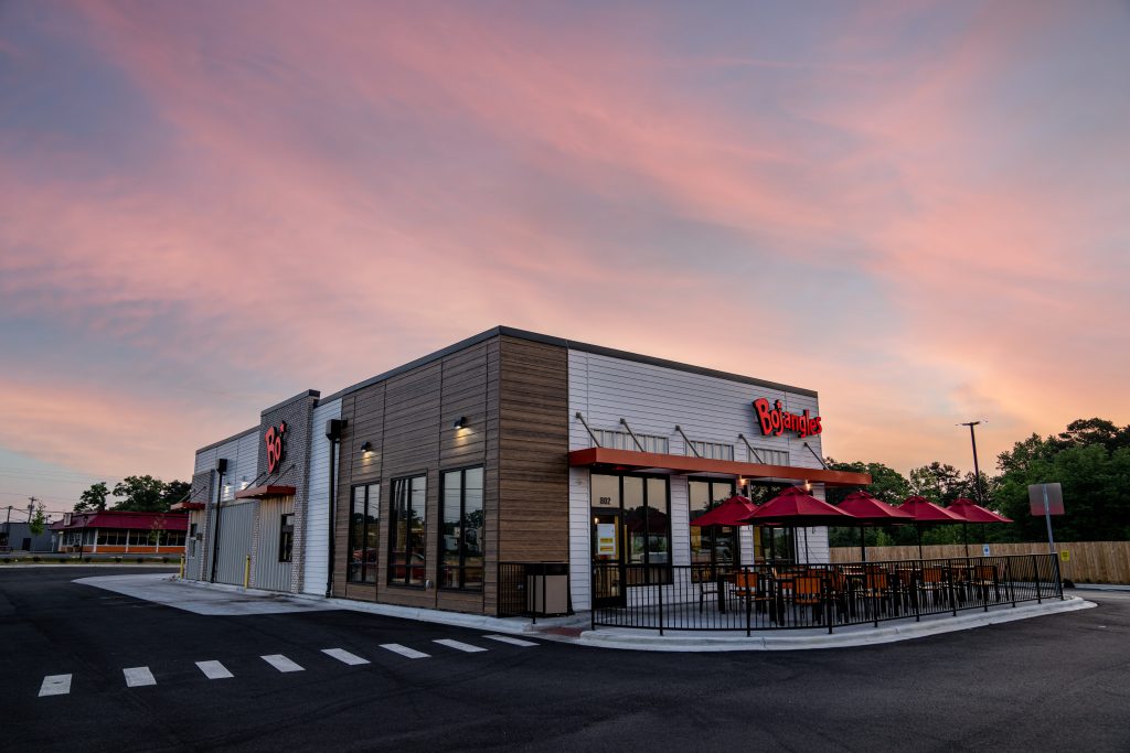One of the best fried chicken franchises business opportunities in the US